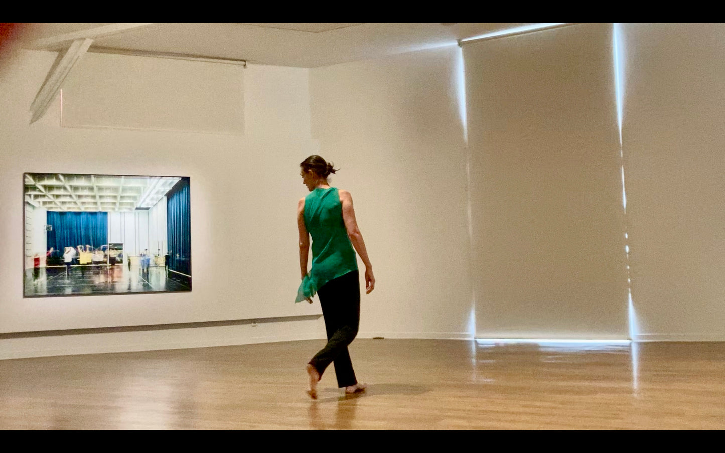 Only slighthoven knows what I'm glowing at ~ seule legerhoven sait ce que me fait briller