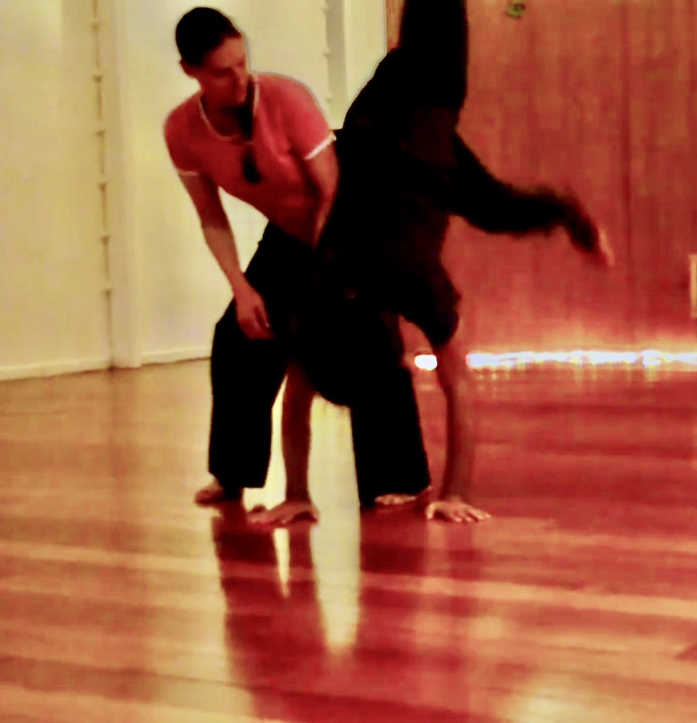 Avec Qui Est Ce Que Vous Dansez? Contact Improvisation et Vos Sens